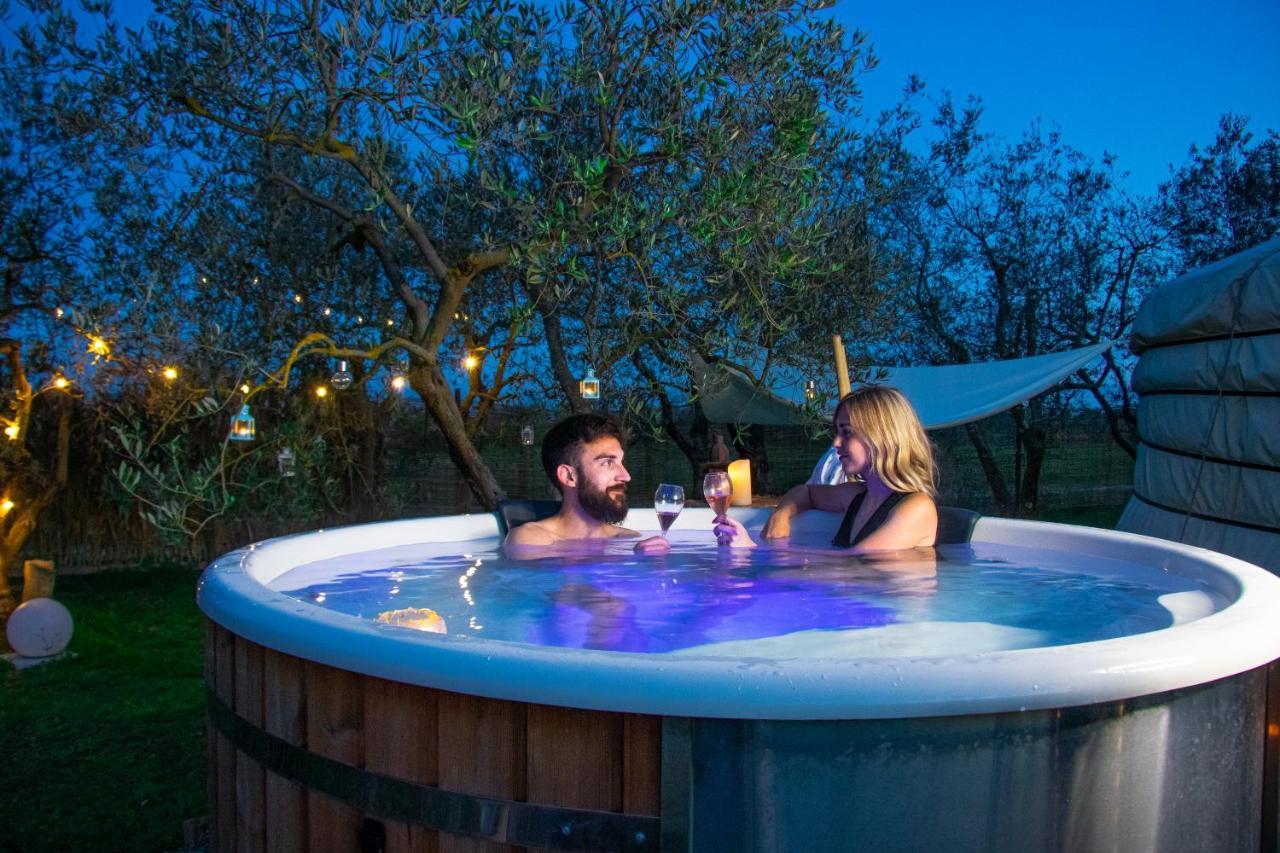 2 Cuori E 1 Yurta Glamping In Tuscany - Adults Only 阿夏诺 外观 照片