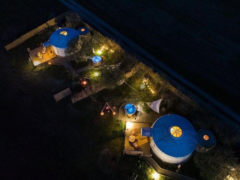 2 Cuori E 1 Yurta Glamping In Tuscany - Adults Only 阿夏诺 外观 照片