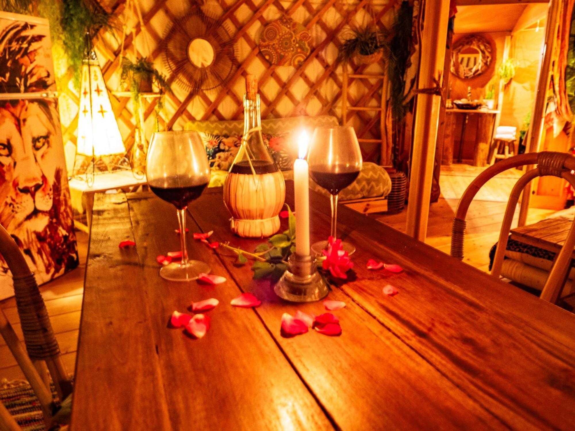 2 Cuori E 1 Yurta Glamping In Tuscany - Adults Only 阿夏诺 外观 照片
